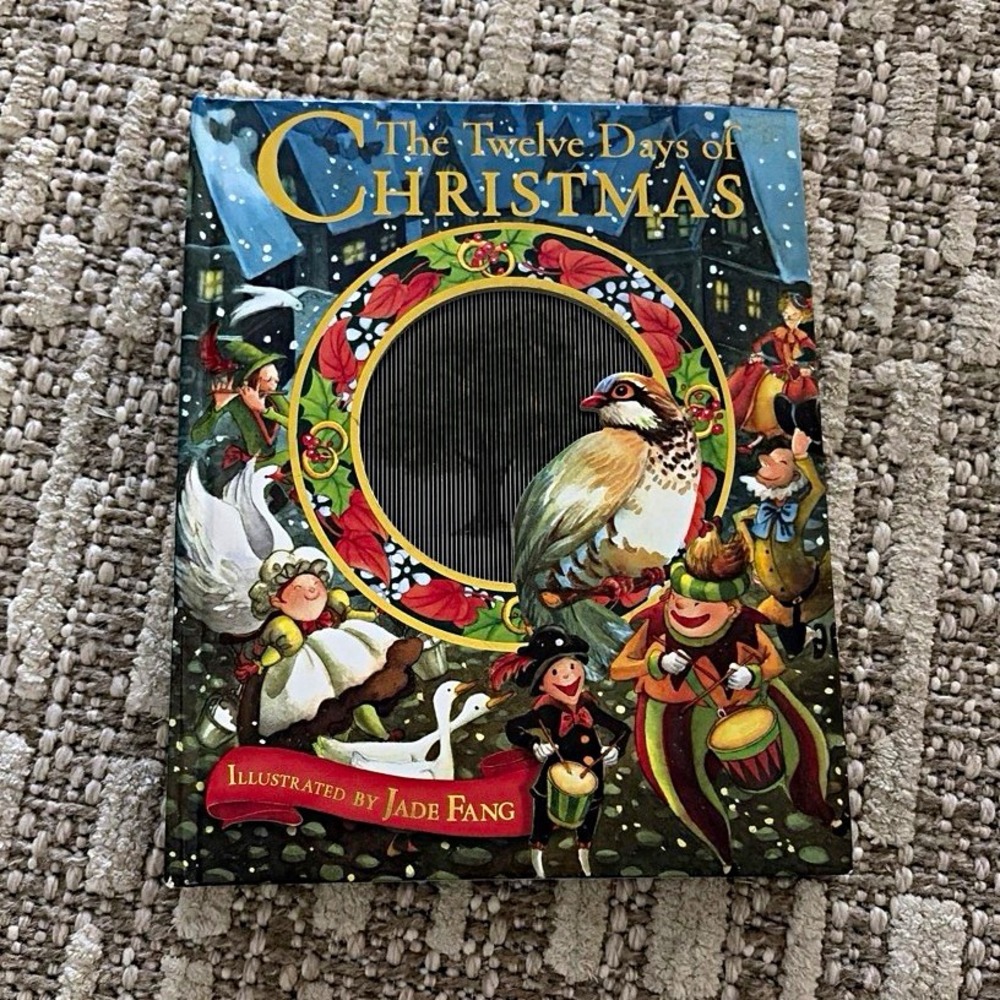 Accord Publishing AniMotion The Twelve Days of Christmas Jade Fang Hardcover 4-8